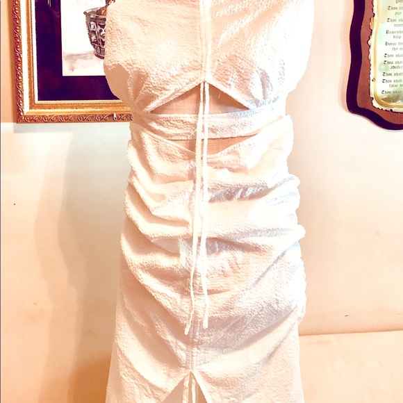 PRETTY LITTLE THING WHITE HALTER TOP SUNDRESS - Picture 3 of 10